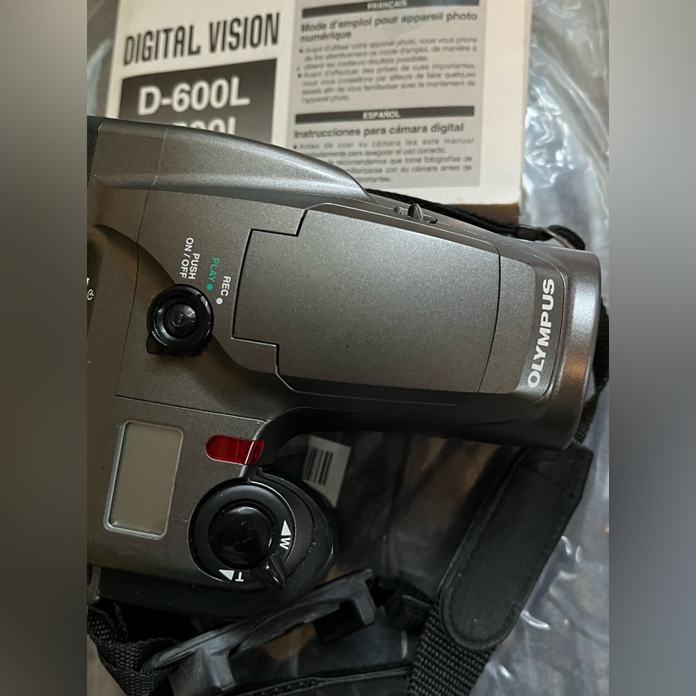 Olympus D-600L Digital Camera with Manual